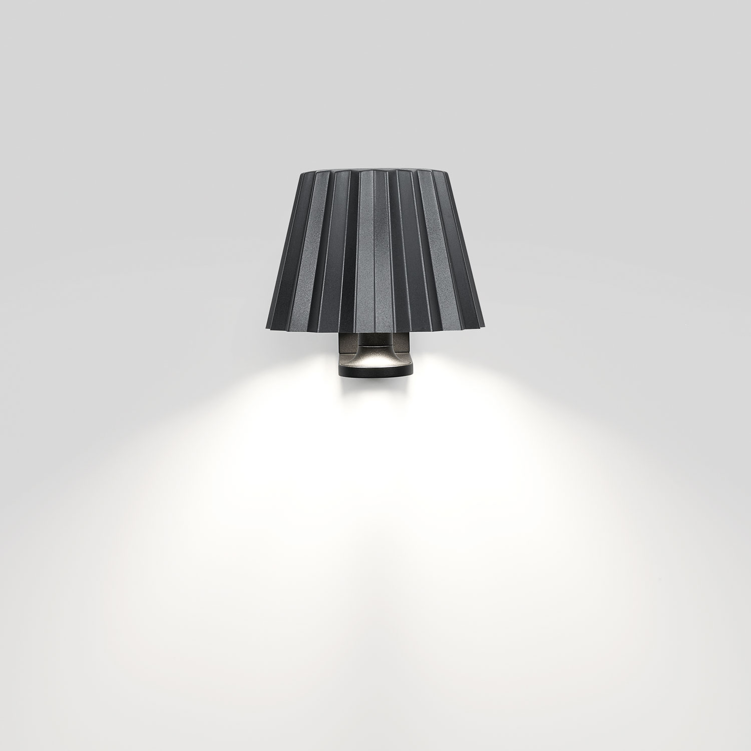 Delta Light 222 031 11 92 ED8 ALU-B BUTLER W 927 DIM8, алюминий-черный, 220-240V 50-60Hz, CRI 90, Галогенные Белый (+2700K), 358 lm 18 W 19 lm W, накладной настенный светильник, Delta Light, Бельгия Delta Light 222 031 11 92 ED8 ALU-B BUTLER W 927 DIM8, алюминий-черный, 220-240V 50-60Hz, CRI 90, Галогенные Белый (+2700K), 358 lm 18 W 19 lm W, накладной настенный светильник, Delta Light, Бельгия