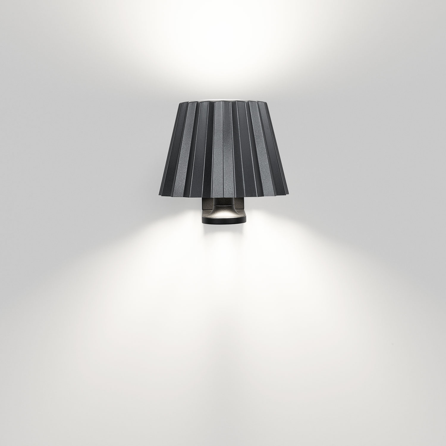 Delta Light 222 031 12 92 ED8 ALU-B BUTLER W 927 DOWN-UP DIM8, алюминий-черный, 220-240V 50-60Hz, CRI 90, Галогенные Белый (+2700K), 372 lm 18 W 20 lm W, накладной настенный светильник, Delta Light, Бельгия Delta Light 222 031 12 92 ED8 ALU-B BUTLER W 927 DOWN-UP DIM8, алюминий-черный, 220-240V 50-60Hz, CRI 90, Галогенные Белый (+2700K), 372 lm 18 W 20 lm W, накладной настенный светильник, Delta Light, Бельгия