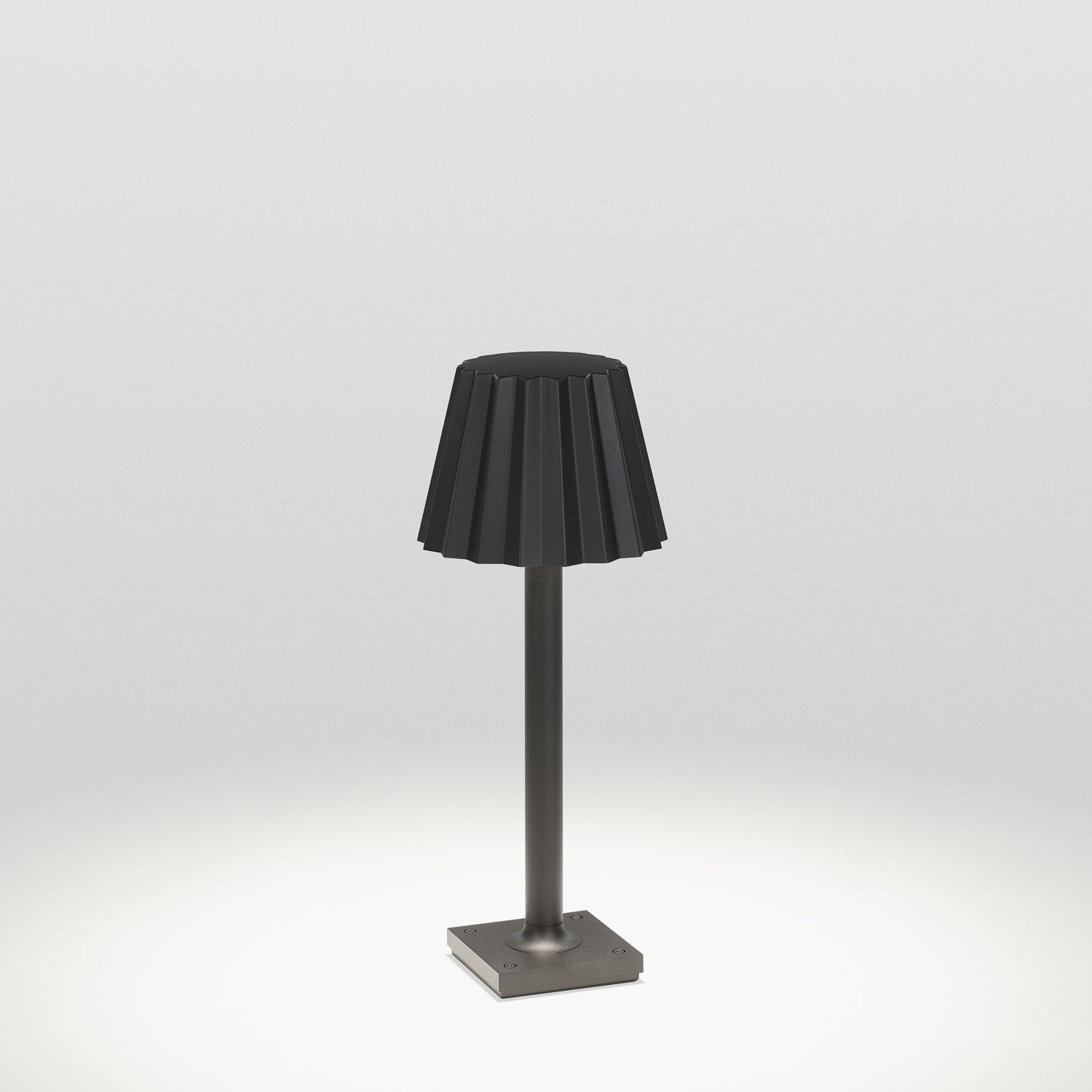 Delta Light 222 03 21 93 B BUTLER P 304, черный, 220-240V 50-60Hz, CRI 90, Теплый белый (+3000K), 377 lm 18 W 20 lm W, напольный светильник, Delta Light, Бельгия Delta Light 222 03 21 93 B BUTLER P 304, черный, 220-240V 50-60Hz, CRI 90, Теплый белый (+3000K), 377 lm 18 W 20 lm W, напольный светильник, Delta Light, Бельгия