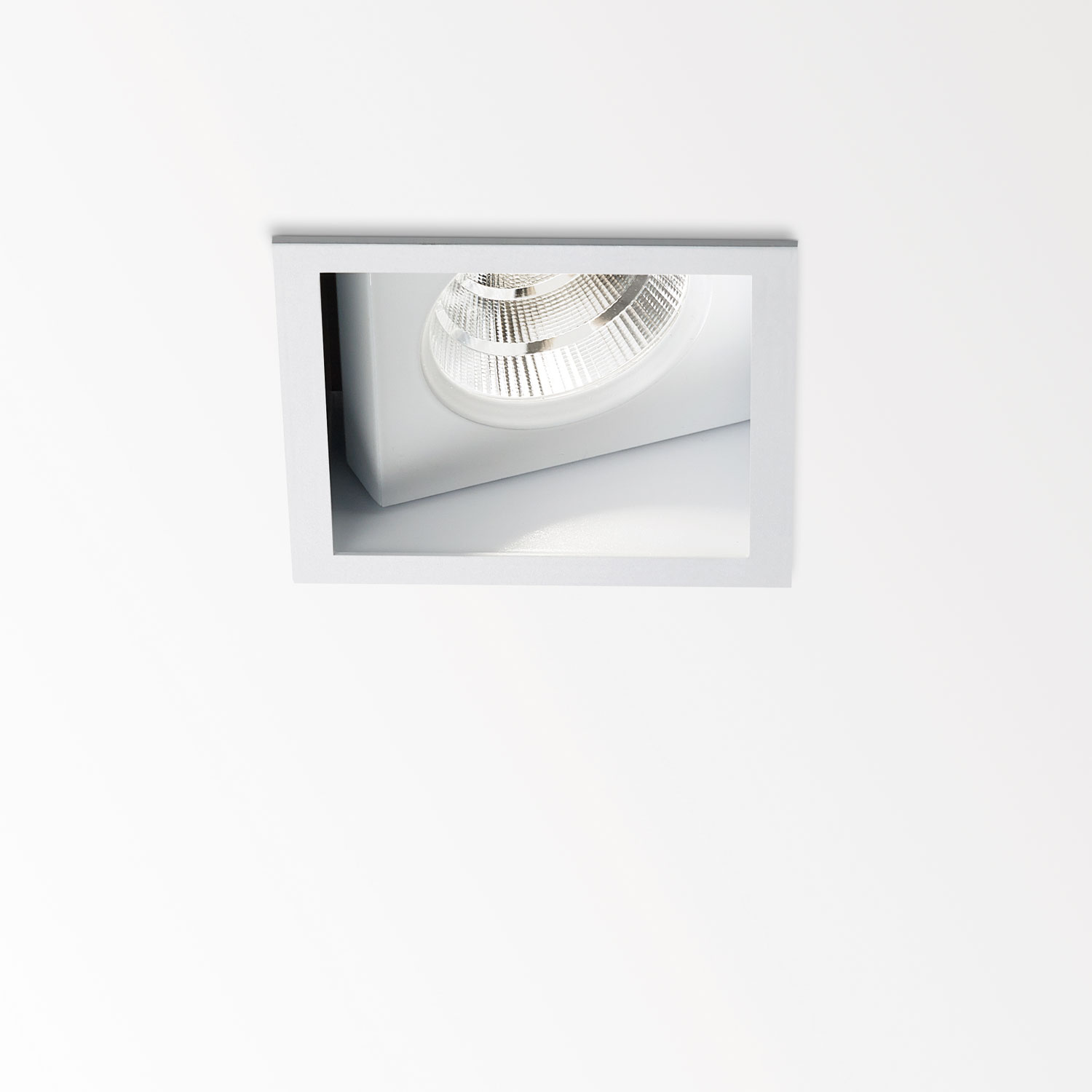 Delta Light 202 502 811 932 W CARREE ST OK LED 93033 S2, белый, ADJUSTABLE 0° - 30°; INCL.1 x LED WHITE 7,1-10,4W CRI>90 3000K max.1075lm; INCL.1 x REFLECTOR FL-33°; EXCL.LED POWER SUPPLY 350-500mA-DC; ON REQUEST : CRI > 95; , CRI 90, Теплый белый (+3000K), 855 lm 12 W 72 lm W, встраиваемый в потолок светильник, Delta Light, Бельгия Delta Light 202 502 811 932 W CARREE ST OK LED 93033 S2, белый, ADJUSTABLE 0° - 30°; INCL.1 x LED WHITE 7,1-10,4W CRI>90 3000K max.1075lm; INCL.1 x REFLECTOR FL-33°; EXCL.LED POWER SUPPLY 350-500mA-DC; ON REQUEST : CRI > 95; , CRI 90, Теплый белый (+3000K), 855 lm 12 W 72 lm W, встраиваемый в потолок светильник, Delta Light, Бельгия