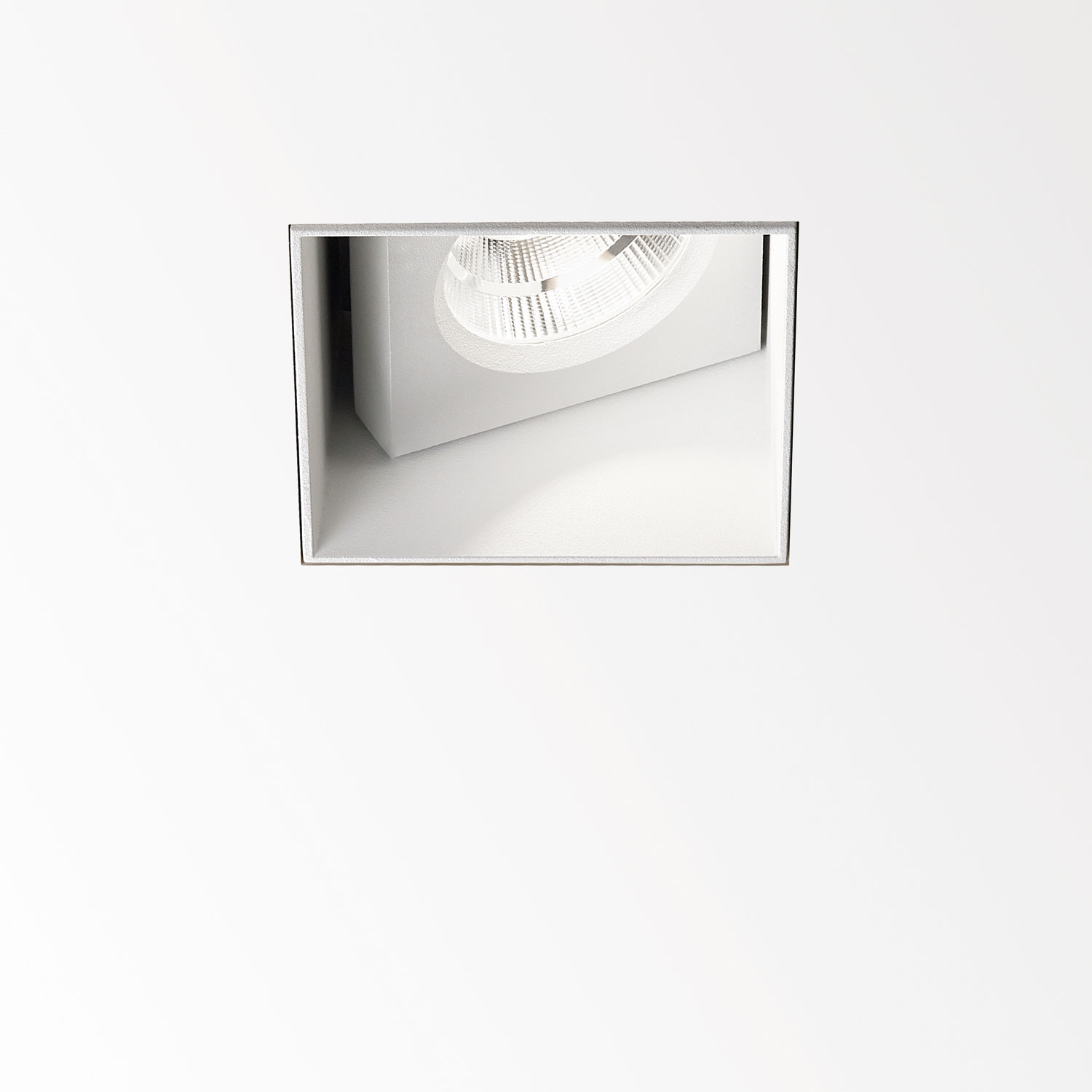 Delta Light 202 510 811 932 W CARREE TRIMLESS OK LED 93033, белый, ADJUSTABLE 0° - 25°; INCL.1 x LED WHITE 7,1-10,4W CRI>90 3000K max.1075lm; INCL.1 x REFLECTOR FL-33°; EXCL.LED POWER SUPPLY 350-500mA-DC; ON REQUEST : CRI > 95; , CRI 90, Теплый белый (+3000K), 838 lm 12 W 70 lm W, встраиваемый в потолок светильник, Delta Light, Бельгия Delta Light 202 510 811 932 W CARREE TRIMLESS OK LED 93033, белый, ADJUSTABLE 0° - 25°; INCL.1 x LED WHITE 7,1-10,4W CRI>90 3000K max.1075lm; INCL.1 x REFLECTOR FL-33°; EXCL.LED POWER SUPPLY 350-500mA-DC; ON REQUEST : CRI > 95; , CRI 90, Теплый белый (+3000K), 838 lm 12 W 70 lm W, встраиваемый в потолок светильник, Delta Light, Бельгия