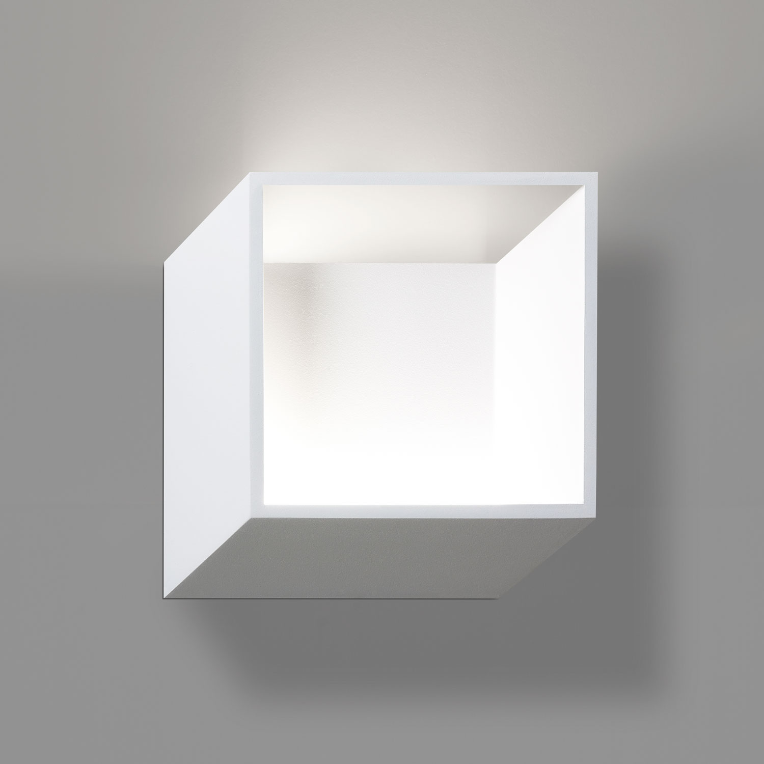 Delta Light 278 71 12 L W FORTY-5 L, белый, 220-240V 50-60Hz, CRI 80, Теплый белый (+3000K), 190 lm 4 W 52 lm W, накладной настенный светильник, Delta Light, Бельгия Delta Light 278 71 12 L W FORTY-5 L, белый, 220-240V 50-60Hz, CRI 80, Теплый белый (+3000K), 190 lm 4 W 52 lm W, накладной настенный светильник, Delta Light, Бельгия