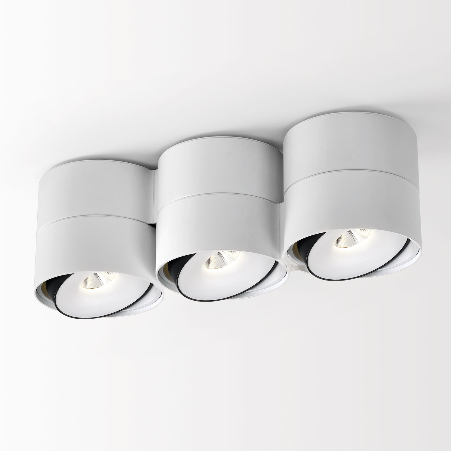 Delta Light 315 41 813 932 W LINK 3 93033, белый, 120-240V 50-60Hz, CRI 90, Теплый белый (+3000K), 1891 lm 25 W 77 lm W, накладной потолочный светильник, Delta Light, Бельгия Delta Light 315 41 813 932 W LINK 3 93033, белый, 120-240V 50-60Hz, CRI 90, Теплый белый (+3000K), 1891 lm 25 W 77 lm W, накладной потолочный светильник, Delta Light, Бельгия