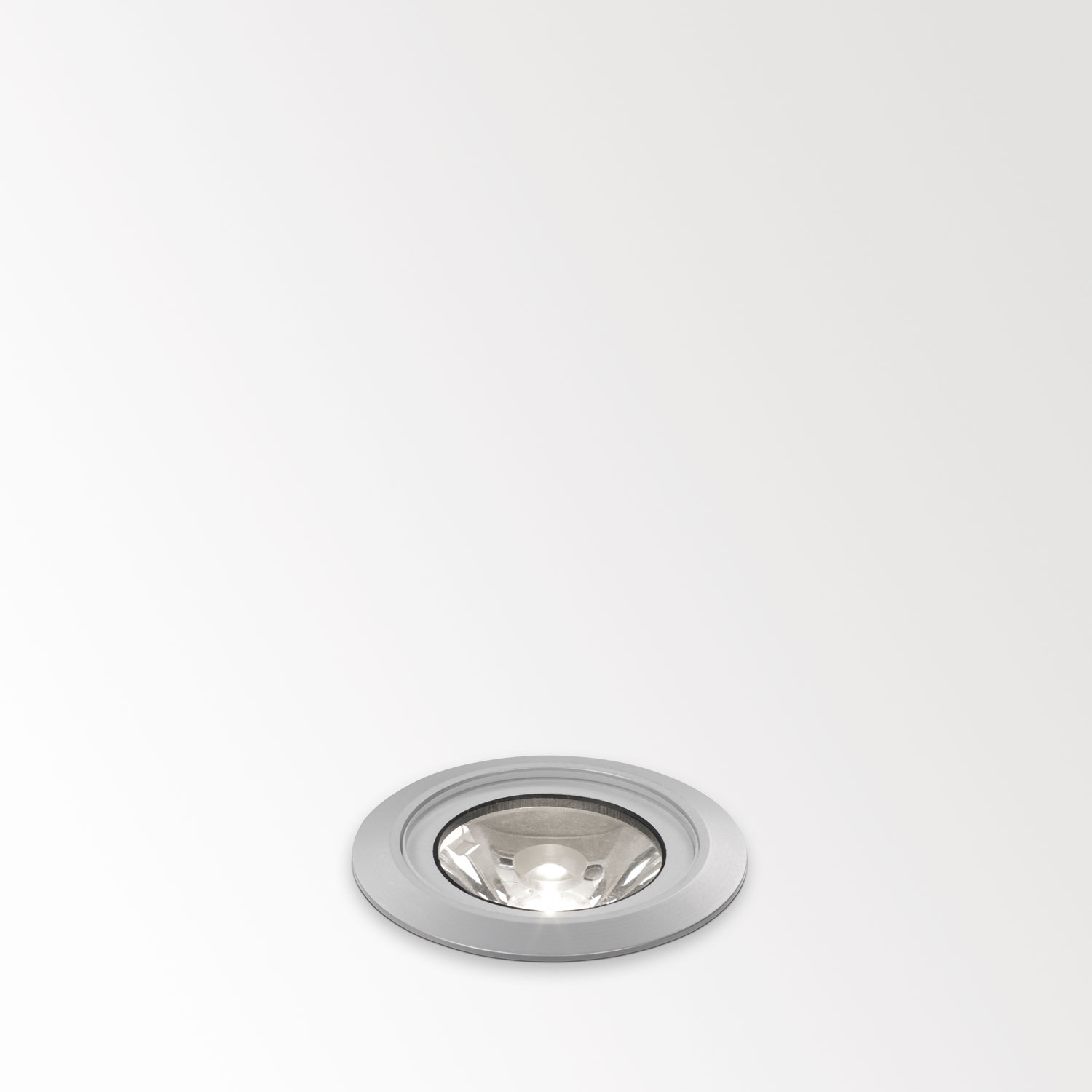 Delta Light 213 46 15 B LOGIC 60 R A SP 3006, черный, INCL.1 x LED WHITE 2-3,2W CRI>80 3000K max.319lm; INCL.1 x LENS SP-6°; INCL.1 x CABLE H05 RN-F 2 x 1mm² 0,5m; EXCL.LED POWER SUPPLY 700-1050mA-DC; IEC 60598-2-13 : max.150kg 25N cm²; ESG 5mm; , CRI 80, Теплый белый (+3000K), 305 lm 4 W 83 lm W, встраиваемый в пол светильник, Delta Light, Бельгия Delta Light 213 46 15 B LOGIC 60 R A SP 3006, черный, INCL.1 x LED WHITE 2-3,2W CRI>80 3000K max.319lm; INCL.1 x LENS SP-6°; INCL.1 x CABLE H05 RN-F 2 x 1mm² 0,5m; EXCL.LED POWER SUPPLY 700-1050mA-DC; IEC 60598-2-13 : max.150kg 25N cm²; ESG 5mm; , CRI 80, Теплый белый (+3000K), 305 lm 4 W 83 lm W, встраиваемый в пол светильник, Delta Light, Бельгия
