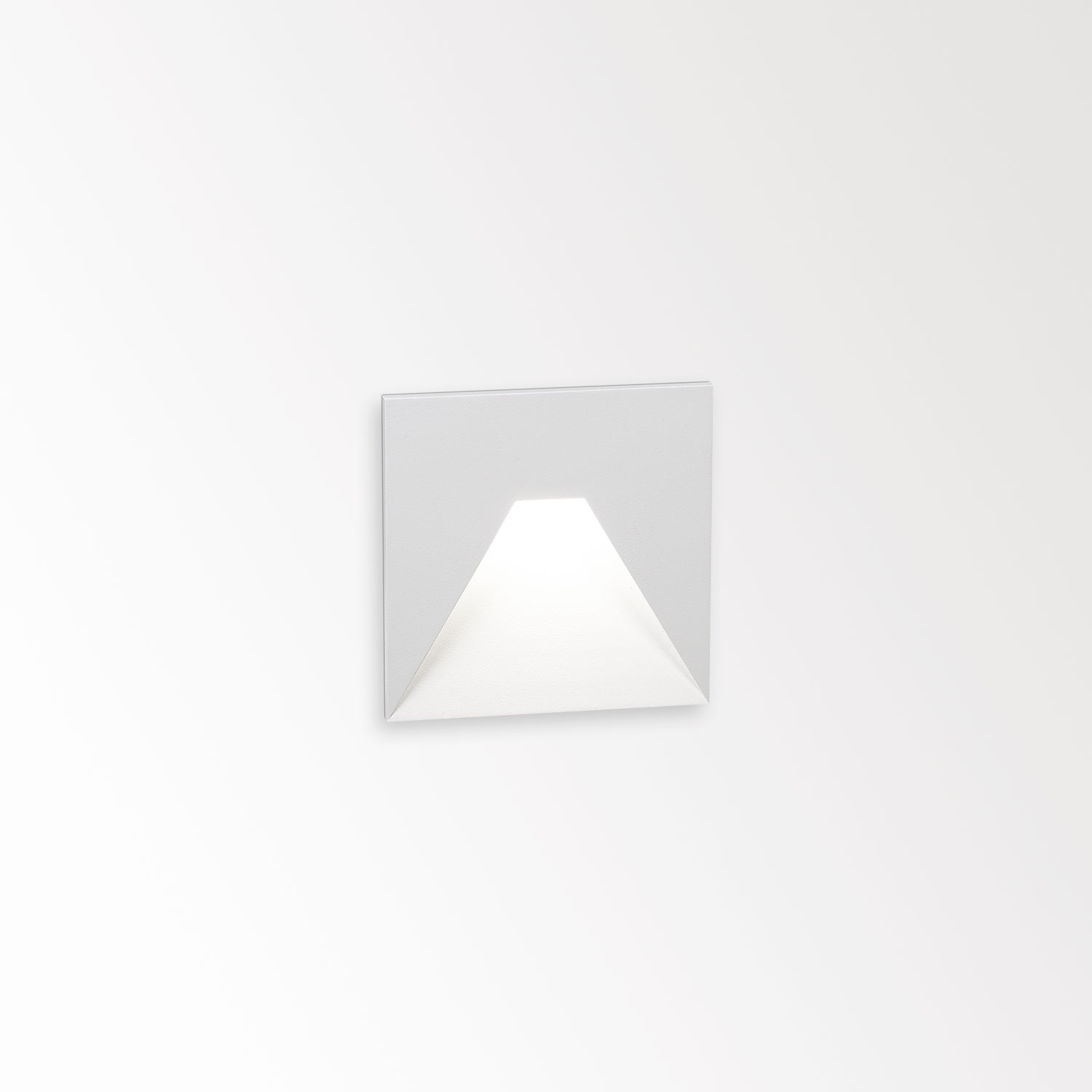 Delta Light 304 33 811 930 N LOGIC W S 930, dark grey, 110-240V 50-60Hz, CRI 90, Теплый белый (+3000K), 170 lm 8 W 21 lm W, встраиваемый в стену светильник, Delta Light, Бельгия Delta Light 304 33 811 930 N LOGIC W S 930, dark grey, 110-240V 50-60Hz, CRI 90, Теплый белый (+3000K), 170 lm 8 W 21 lm W, встраиваемый в стену светильник, Delta Light, Бельгия