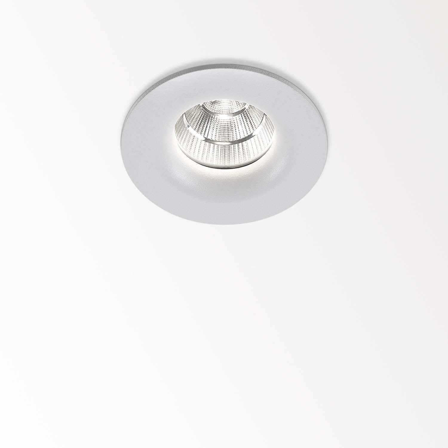 Delta Light 415 112 832 MMAT MINI REO 83020, золото матовый, NON ADJUSTABLE; INCL.1 x LED WHITE 4,1-6W CRI>80 3000K max.558lm; INCL.1 x LENS FL-20°; EXCL.LED POWER SUPPLY 350-500mA-DC; ON REQUEST : 4000K; , CRI 80, Теплый белый (+3000K), 526 lm 7 W 76 lm W, встраиваемый в потолок светильник, Delta Light, Бельгия Delta Light 415 112 832 MMAT MINI REO 83020, золото матовый, NON ADJUSTABLE; INCL.1 x LED WHITE 4,1-6W CRI>80 3000K max.558lm; INCL.1 x LENS FL-20°; EXCL.LED POWER SUPPLY 350-500mA-DC; ON REQUEST : 4000K; , CRI 80, Теплый белый (+3000K), 526 lm 7 W 76 lm W, встраиваемый в потолок светильник, Delta Light, Бельгия