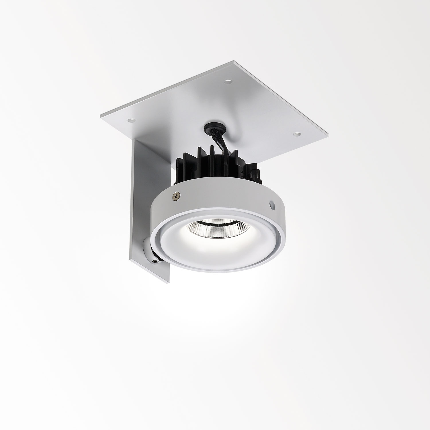 Delta Light 202 70 1902 W MINIGRID IN ZB 1 SOFT-9, белый, ADJUSTABLE 0°- 30°; INCL.1 x LED WHITE 10W CRI>90 2700-1800K 565lm; INCL.1 x REFLECTOR FL-40°; EXCL.DIMMABLE LED POWER SUPPLY 650mA-DC; , CRI 90, SOFT DIM (2700K - 1800K), 387 lm 12 W 34 lm W, встраиваемый в потолок светильник, Delta Light, Бельгия Delta Light 202 70 1902 W MINIGRID IN ZB 1 SOFT-9, белый, ADJUSTABLE 0°- 30°; INCL.1 x LED WHITE 10W CRI>90 2700-1800K 565lm; INCL.1 x REFLECTOR FL-40°; EXCL.DIMMABLE LED POWER SUPPLY 650mA-DC; , CRI 90, SOFT DIM (2700K - 1800K), 387 lm 12 W 34 lm W, встраиваемый в потолок светильник, Delta Light, Бельгия