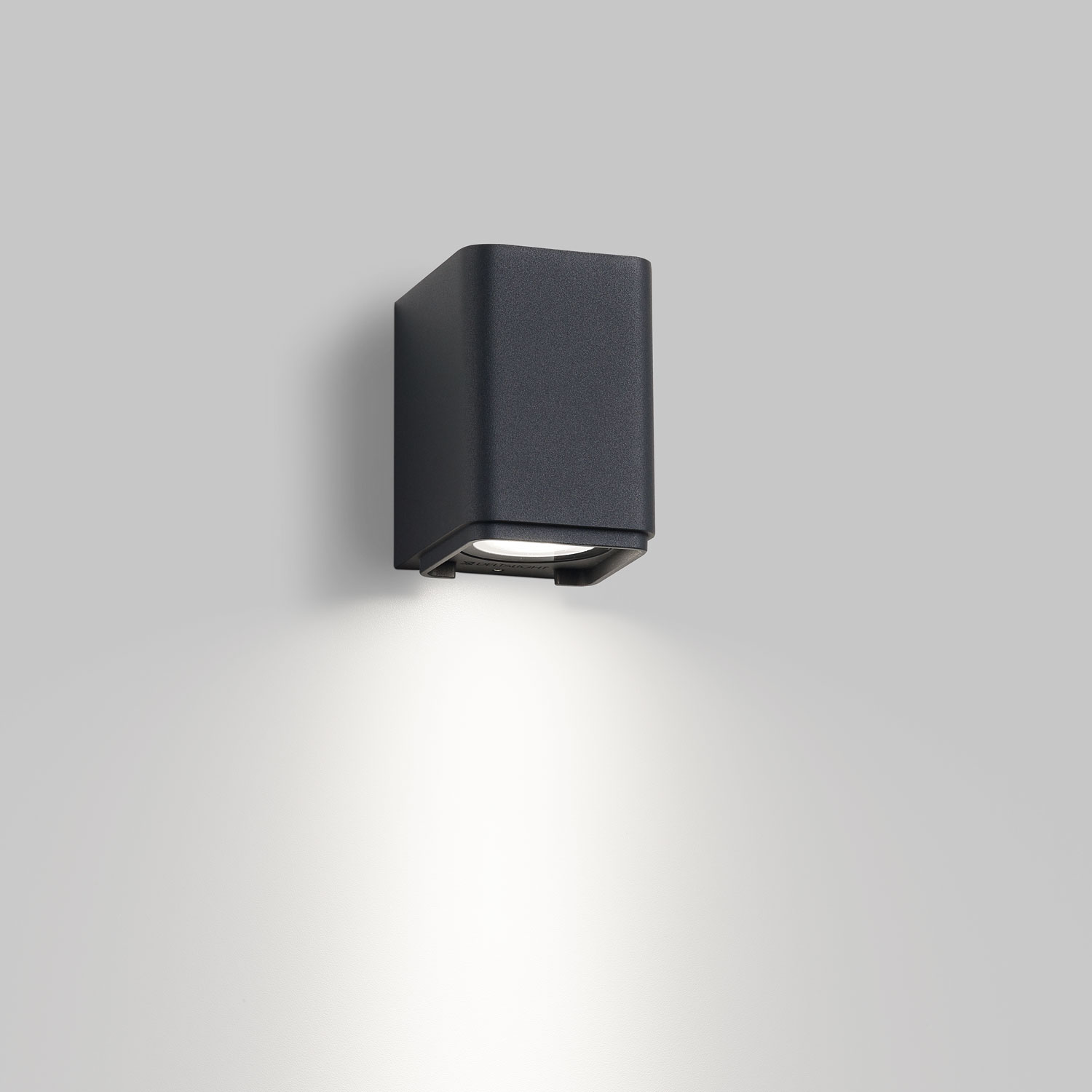 Delta Light 225 20 18112 N MOMBA LED SP WW, dark grey, 120-240V 50-60Hz, CRI 80, Теплый белый (+3000K), 109 lm 3 W 41 lm W, накладной настенный светильник, Delta Light, Бельгия Delta Light 225 20 18112 N MOMBA LED SP WW, dark grey, 120-240V 50-60Hz, CRI 80, Теплый белый (+3000K), 109 lm 3 W 41 lm W, накладной настенный светильник, Delta Light, Бельгия