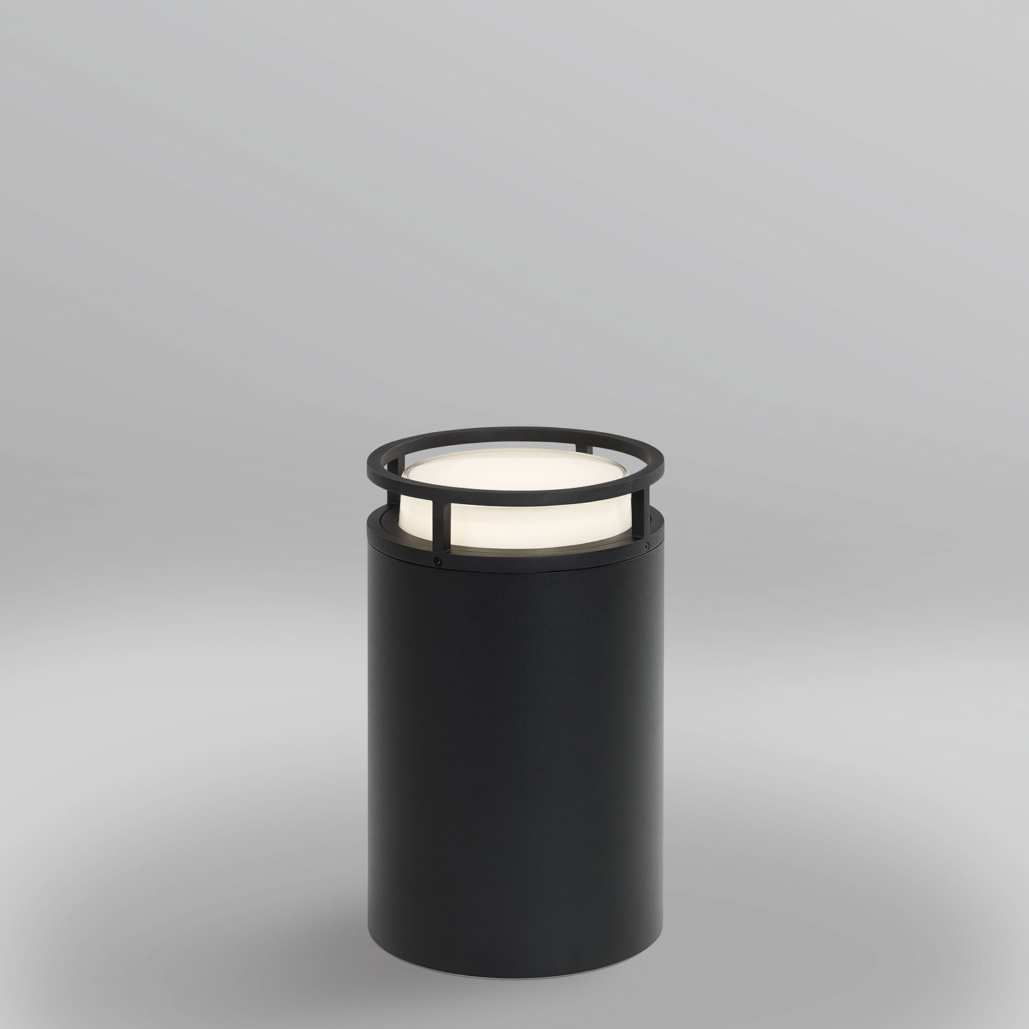 Delta Light 232 742 83 B MONTUR R P 40 LED, черный, 100-240V 50-60Hz, CRI 80, Теплый белый (+3000K), 338 lm 8 W 47 lm W, напольный светильник, Delta Light, Бельгия Delta Light 232 742 83 B MONTUR R P 40 LED, черный, 100-240V 50-60Hz, CRI 80, Теплый белый (+3000K), 338 lm 8 W 47 lm W, напольный светильник, Delta Light, Бельгия