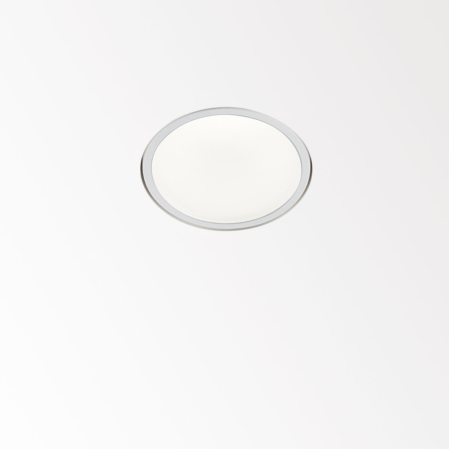Delta Light 415 32 04 W TUBE SL, белый, INCL.SOFTENING LENS; , светофильтр, Delta Light, Бельгия Delta Light 415 32 04 W TUBE SL, белый, INCL.SOFTENING LENS; , светофильтр, Delta Light, Бельгия