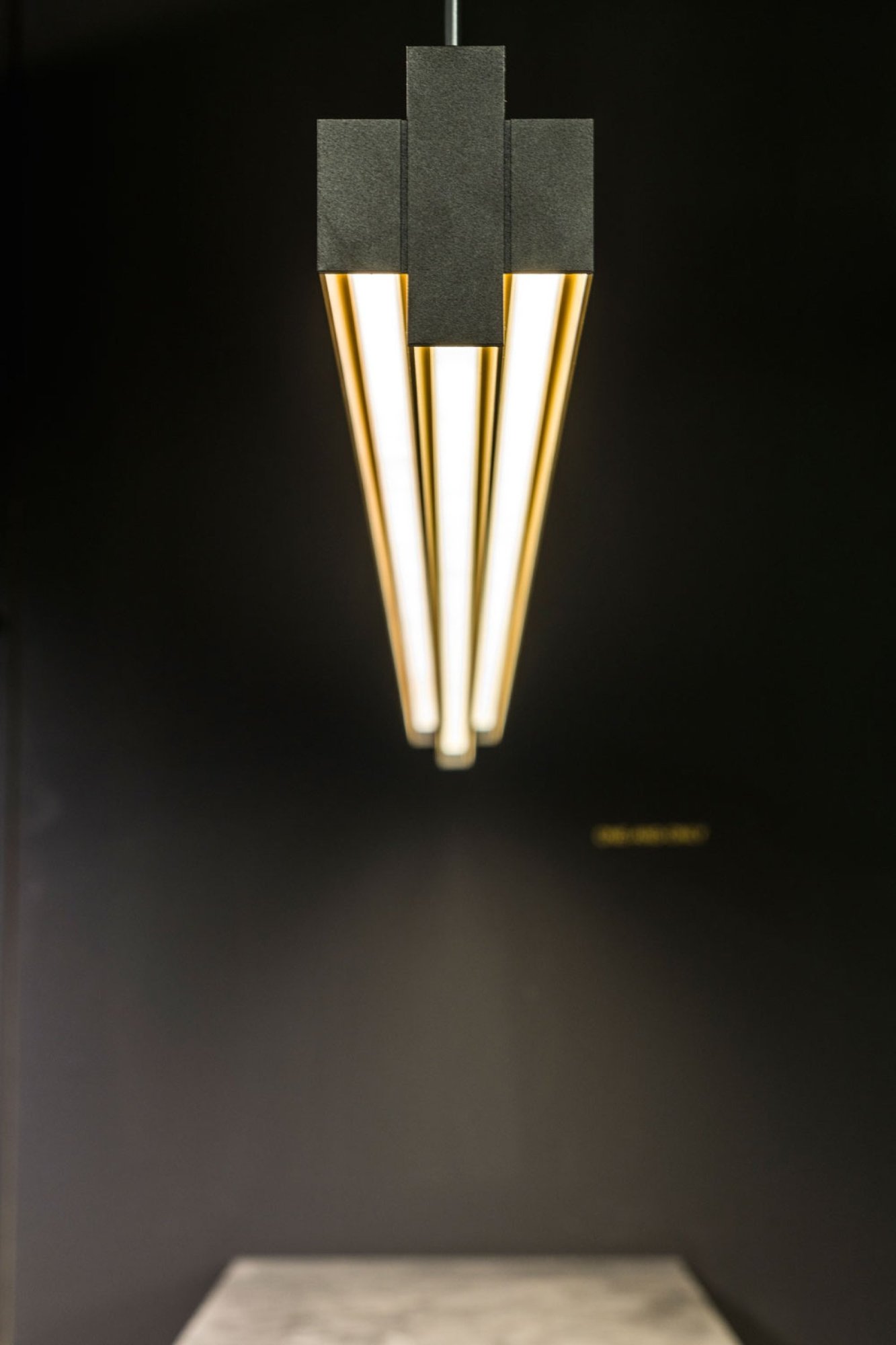 ONE-AND-ONLY P12 DOWN-UP 930 DIM1 GC-B золото цветное Delta Light подвесной светильник 8