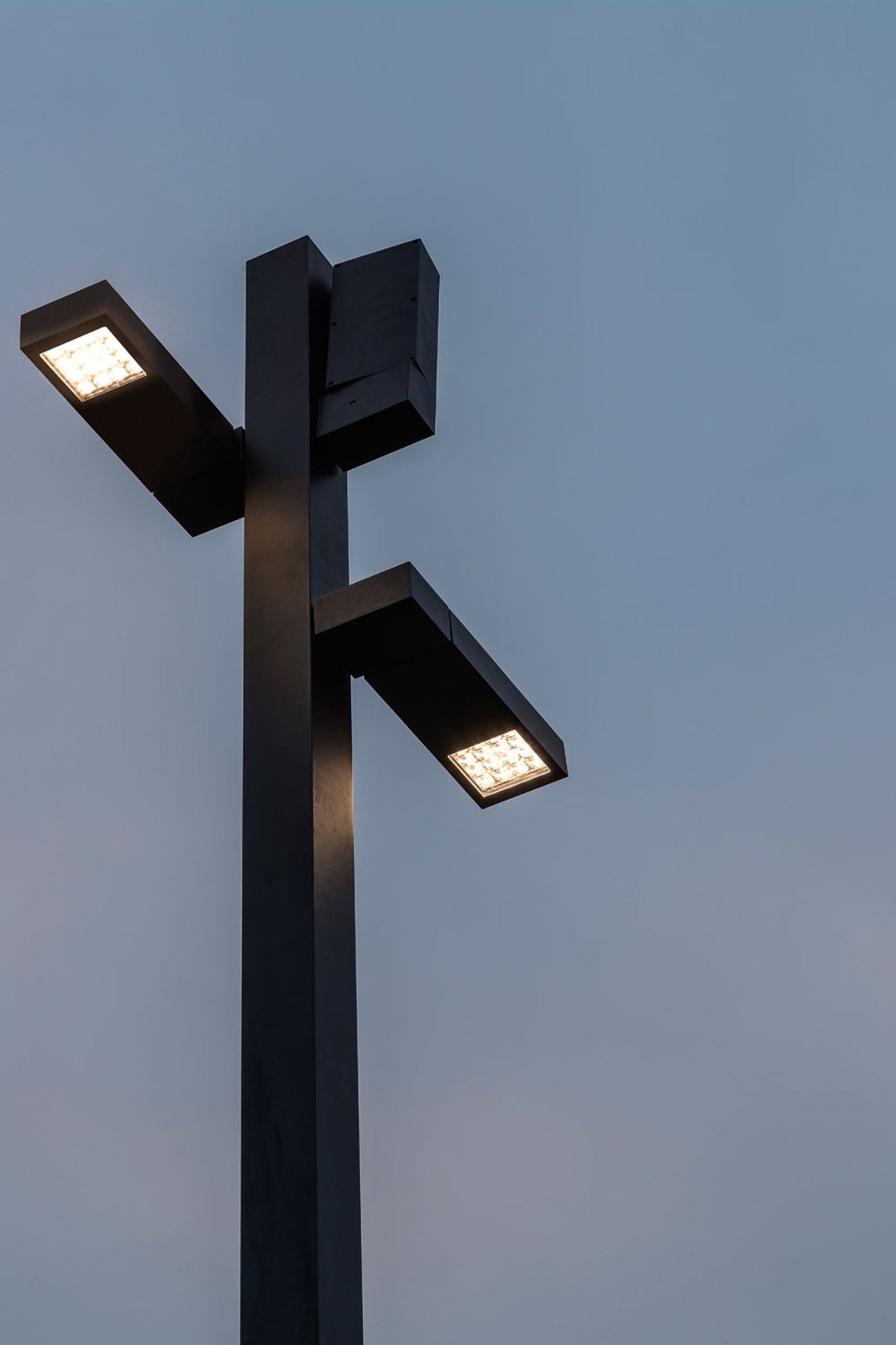 POLESANO 4M - 21L ANCHORED Pole Delta Light 6
