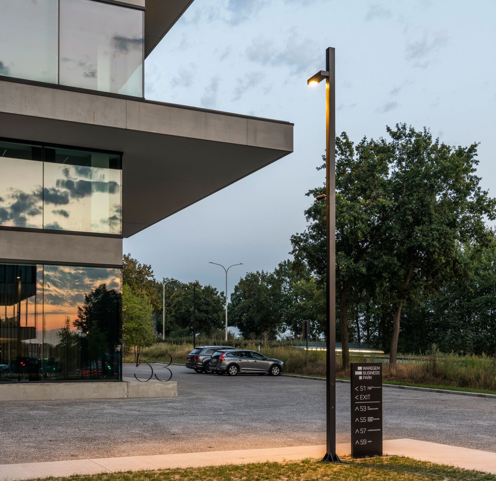 POLESANO 4M - 21L ANCHORED Pole Delta Light 5