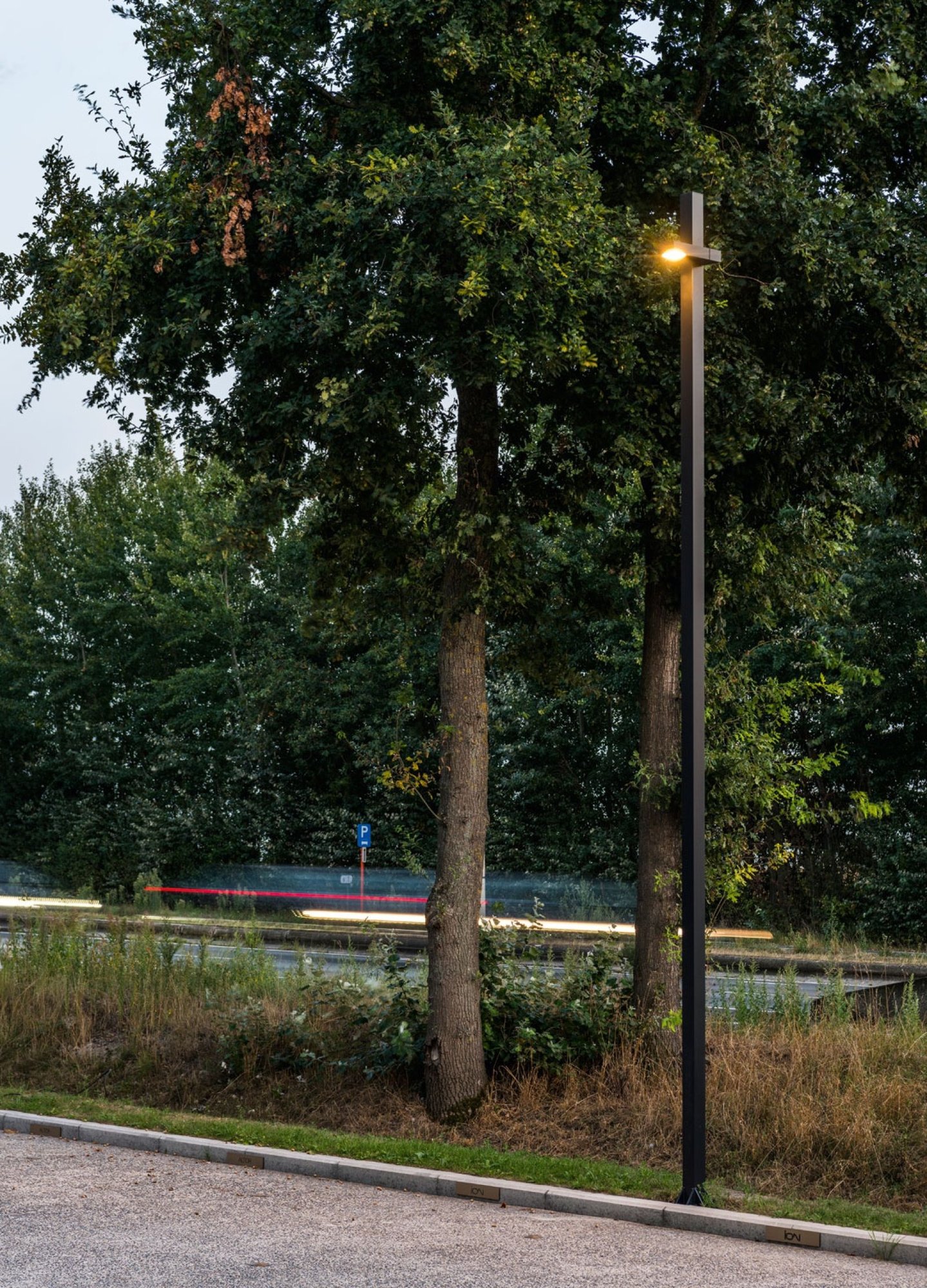 POLESANO 4M - 21L ANCHORED Pole Delta Light 12