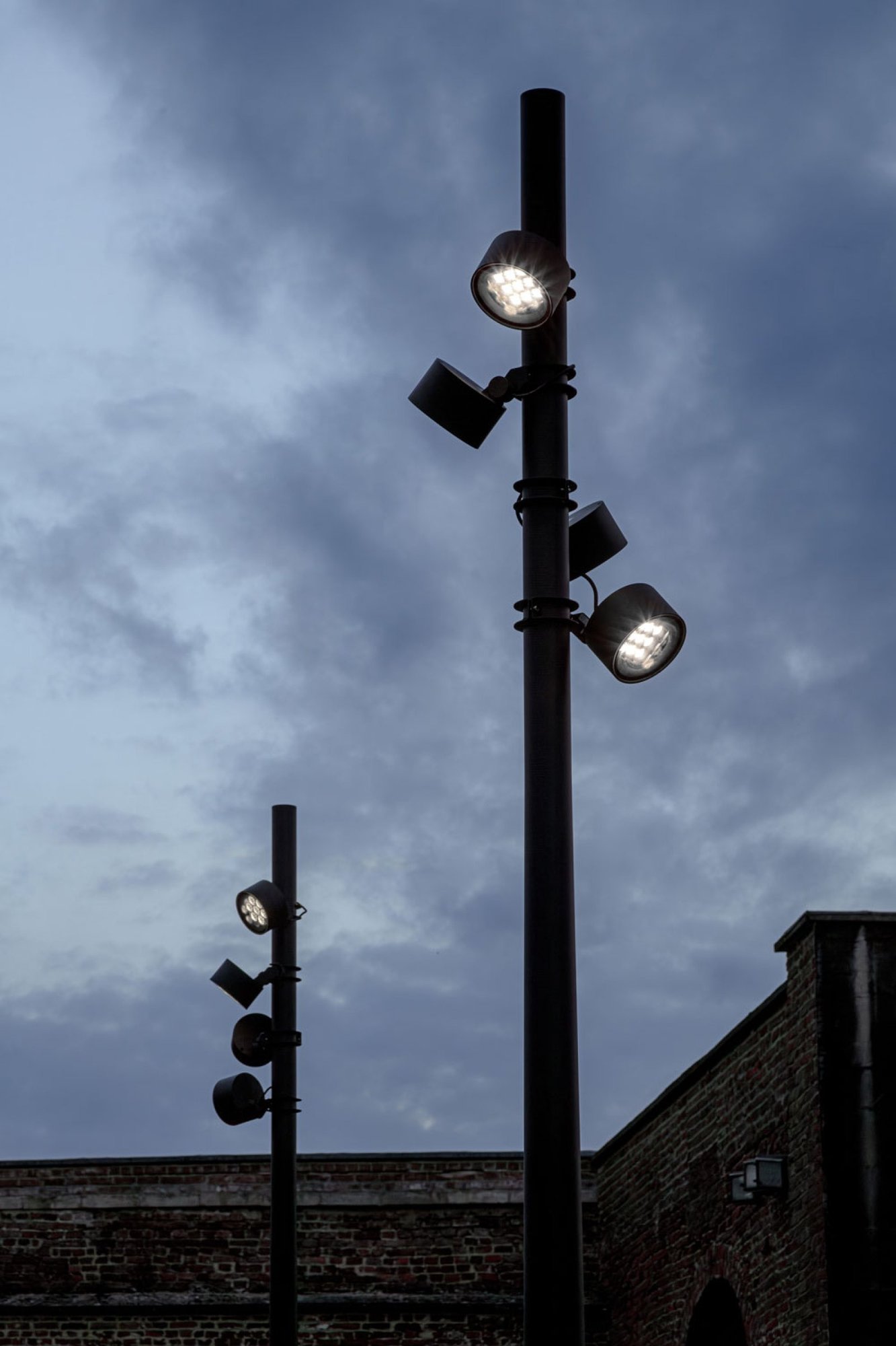 POLE 80 4M - 4 BASE N Delta Light прожектор 4