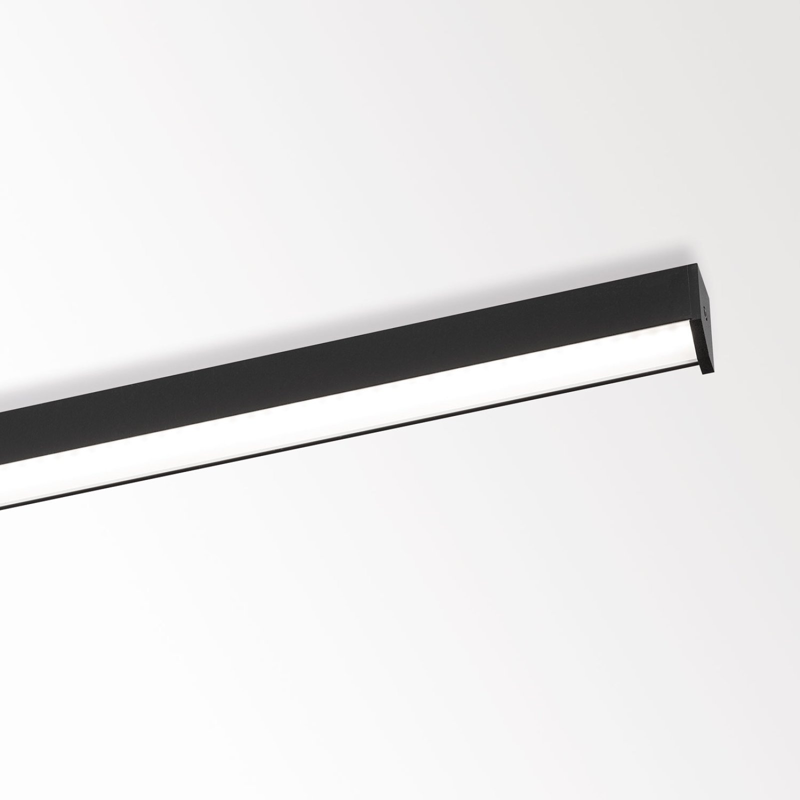 DTC-ON - PROFILE B черный Delta Light ILP