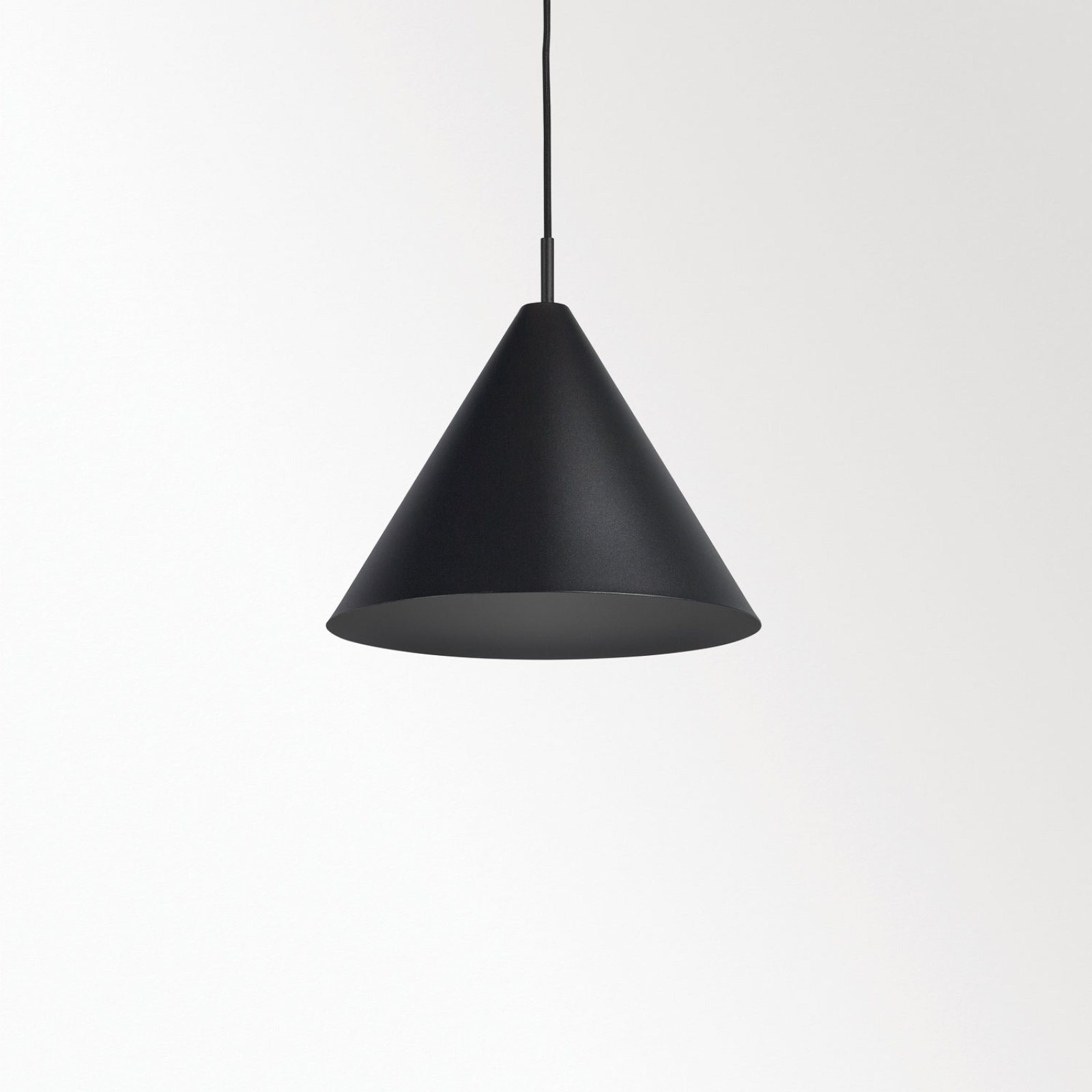 TOUPE SHADE M B черный Delta Light ICP 3
