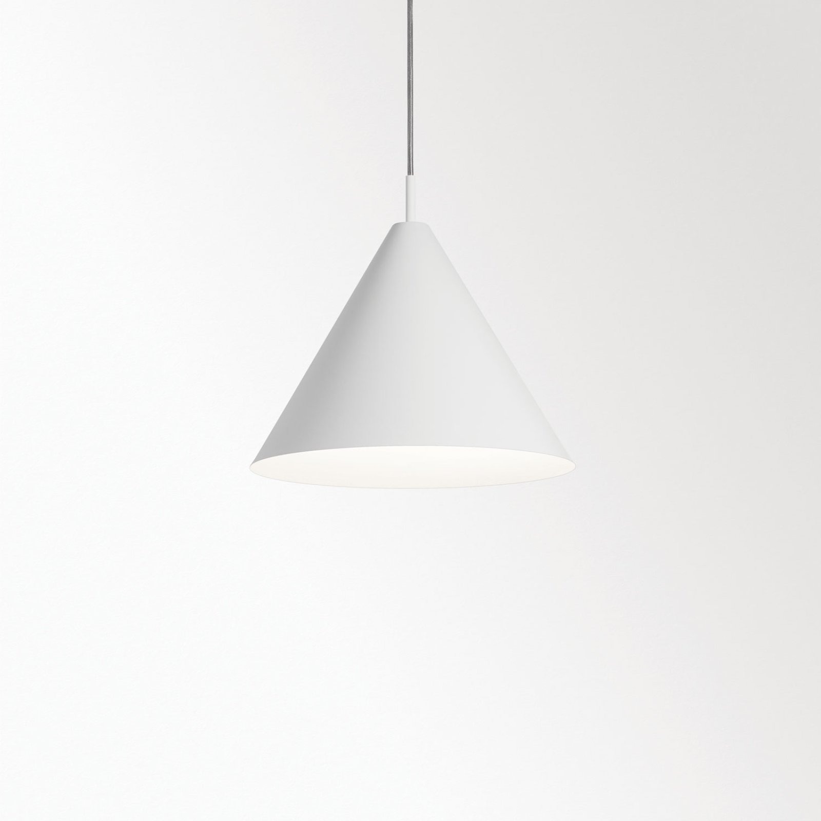 TOUPE SHADE M B черный Delta Light ICP 4