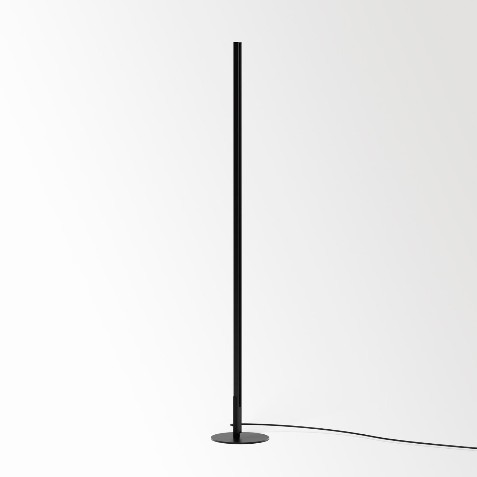 SLM26L F MDL B черный Delta Light торшер